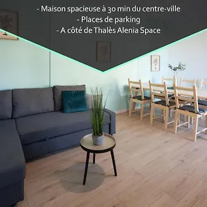 https://superbe-maison-de-ville.midi-pyreneeshotels.com